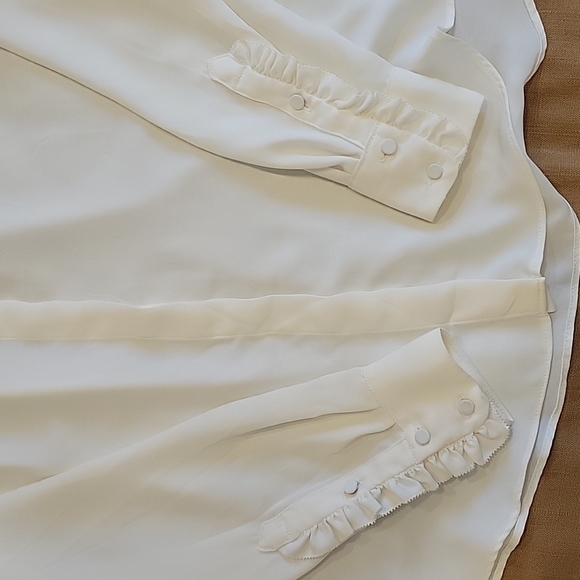 Cream/white H&M button up blouse - Picture 3 of 4